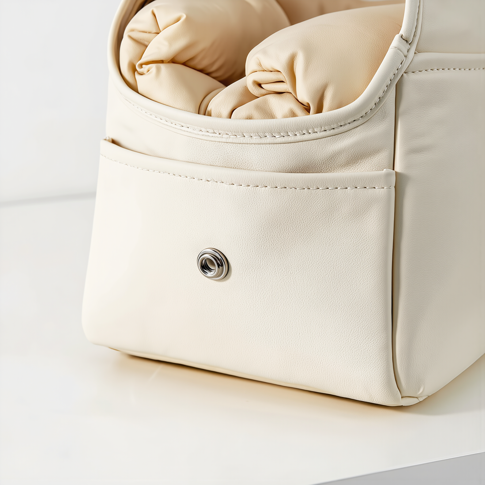 The Sand Onecute Carrier